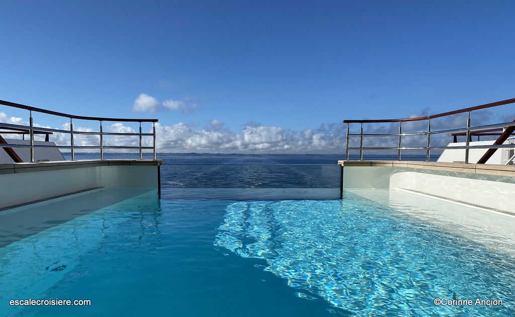 Piscine - Le Jacques Cartier - Ponant