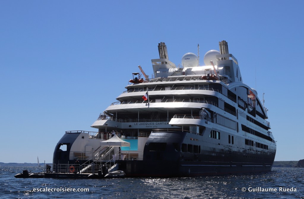 Anse de Morgat - Le Jacques Cartier - Ponant (10)