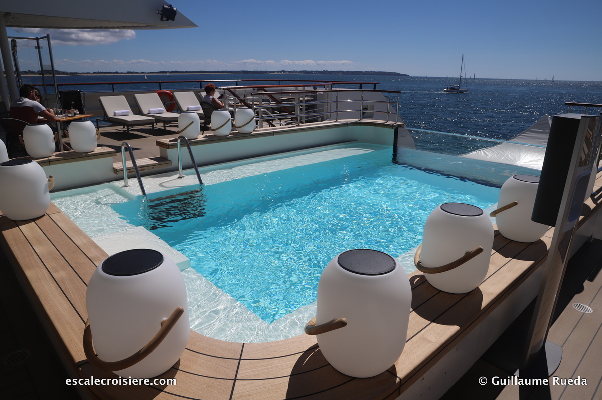 Piscine - Le Jacques Cartier - Ponant