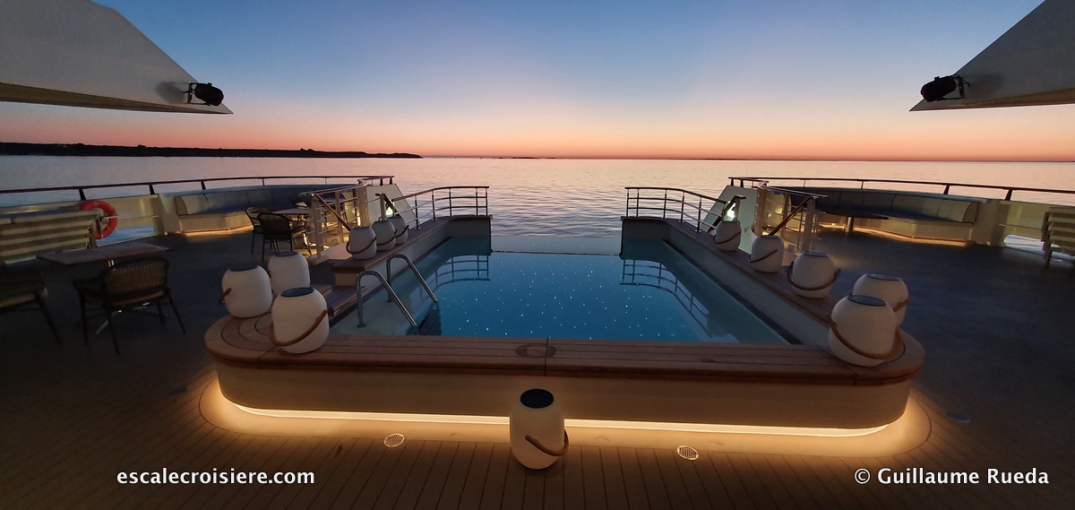 Piscine - Le Jacques Cartier - Ponant