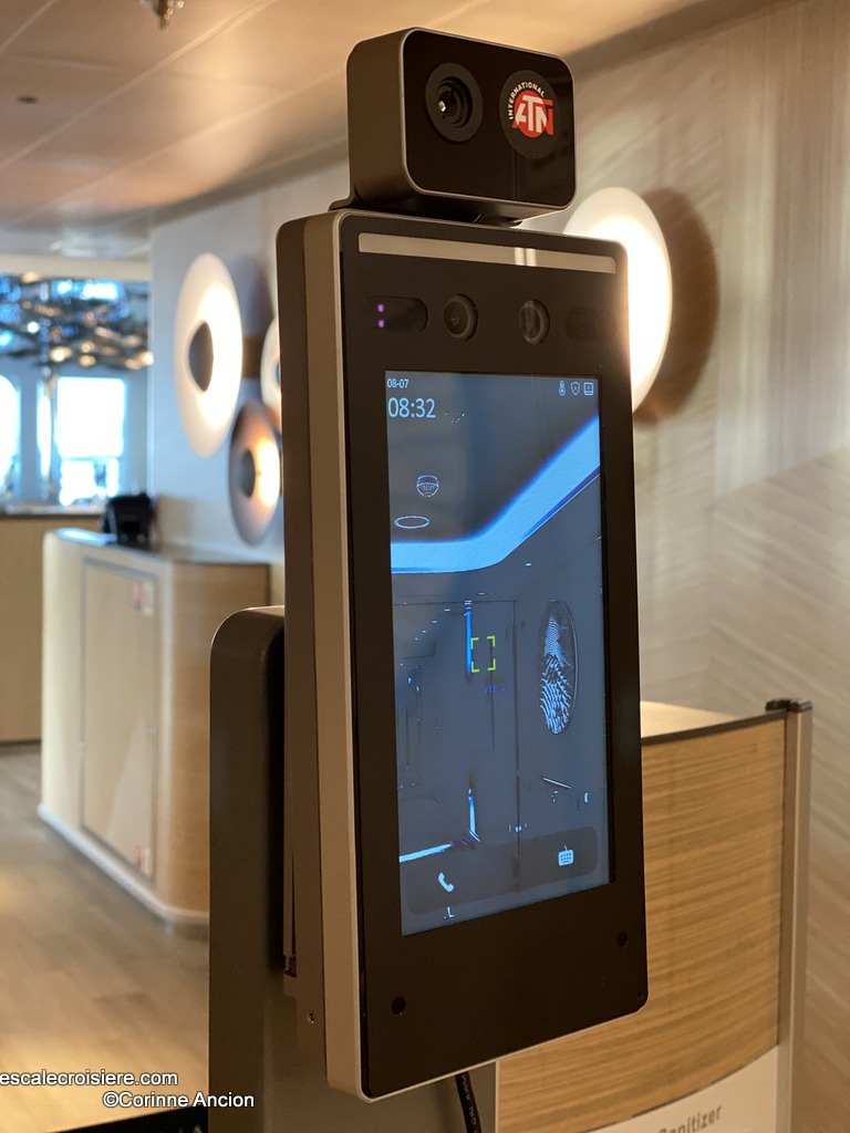 Prise de température - Le Jacques Cartier - Ponant (2)