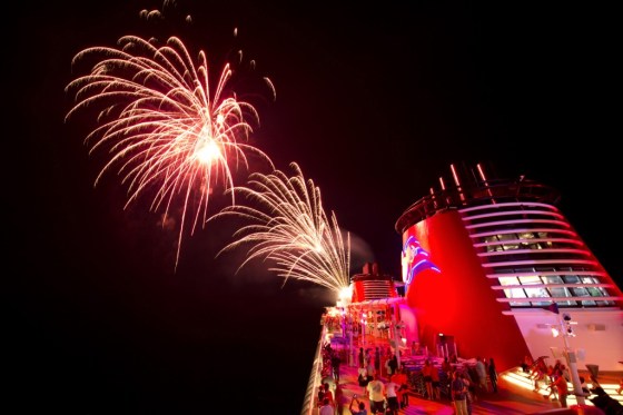 Fireworks at sea - Feux d'artifice - Disney Cruise Line