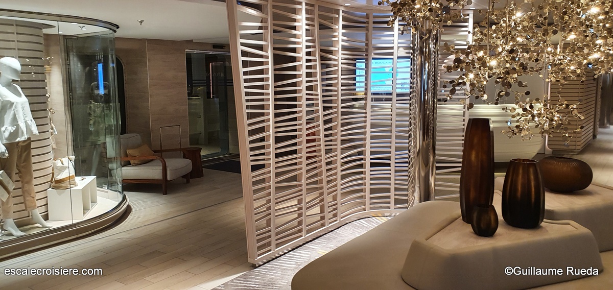 Le Bougainville - Boutique et Lobby