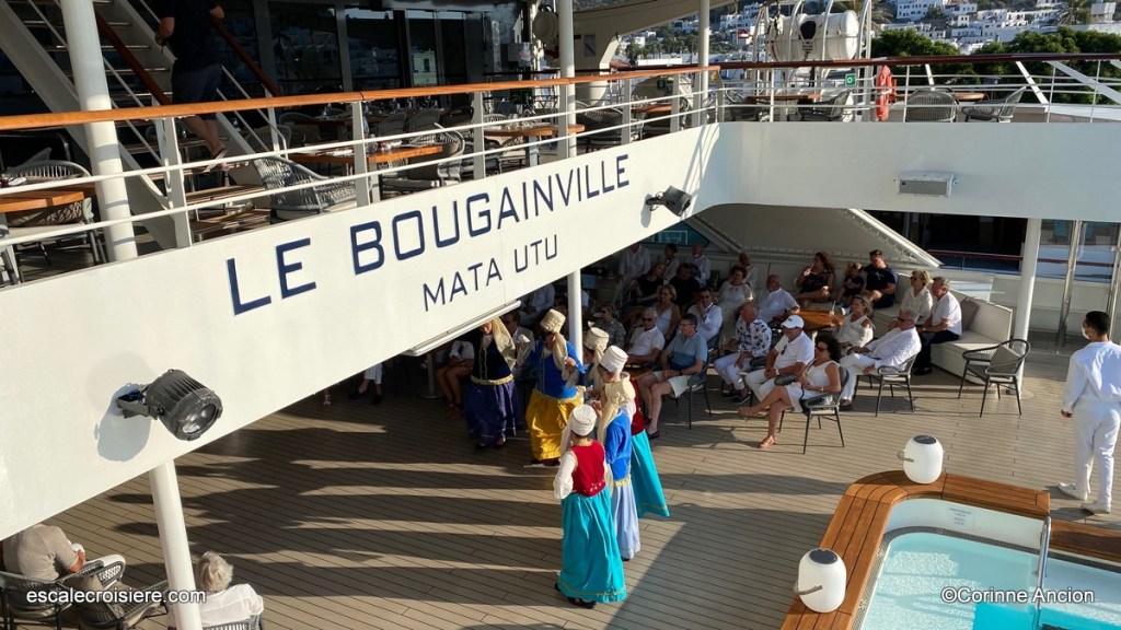 Patmos - Grèce - Soirée folklorique Le Bougainville