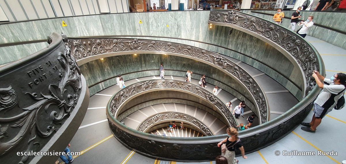 Rome - Musée du Vatican - Escalier Bramante