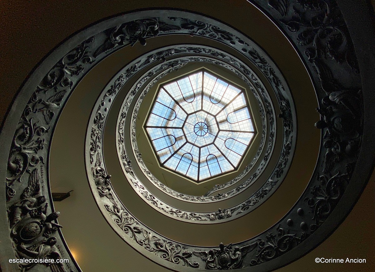 Rome - Musée du Vatican - Escalier Bramante