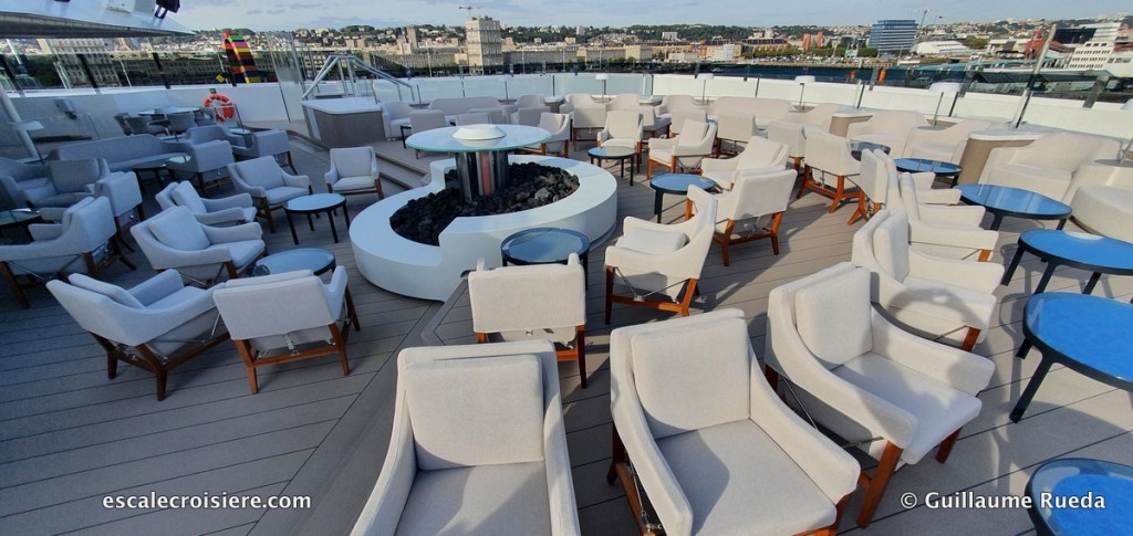 Le Commandant Charcot - Blue Lagoon