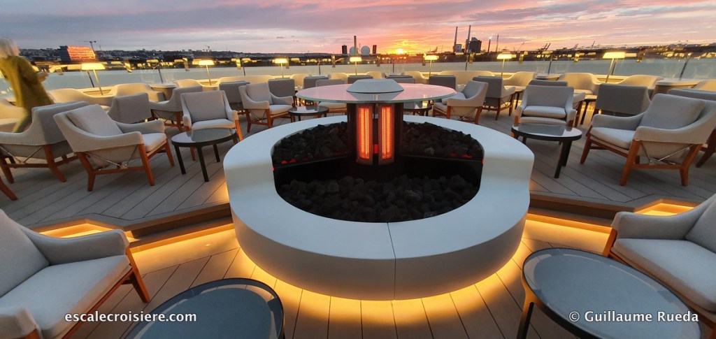 Le Commandant Charcot - Blue Lagoon