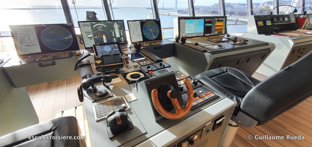 Le Commandant Charcot - Passerelle avant