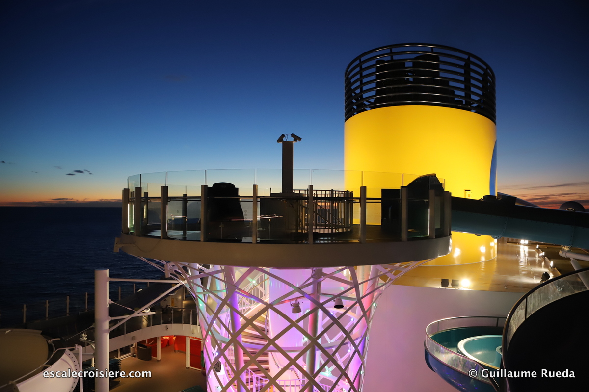 Aquapark - Costa Smeralda by night