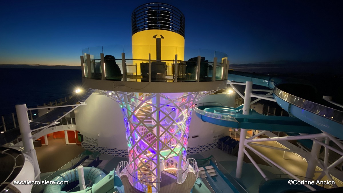 Aquapark - Costa Smeralda by night