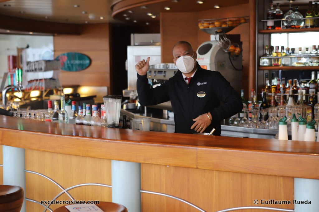 Bar piscine - MSC Magnifica