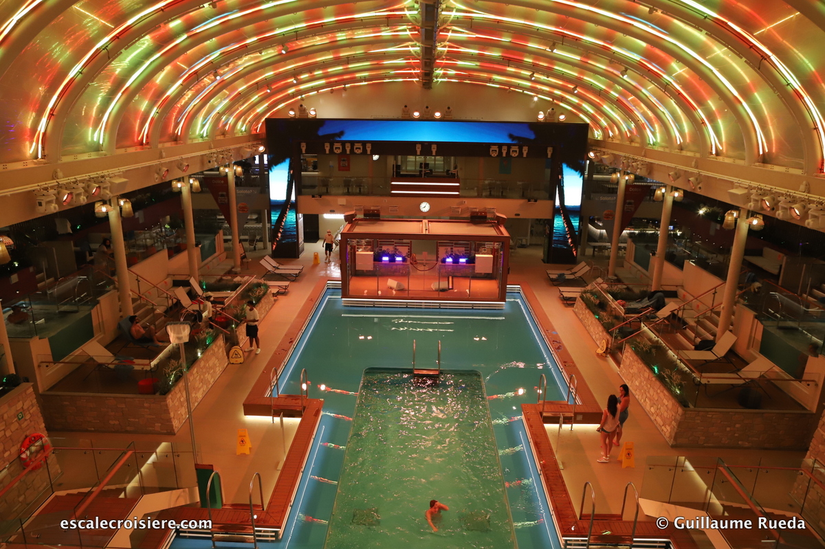 Piscine Beach Club - Costa Smeralda by night