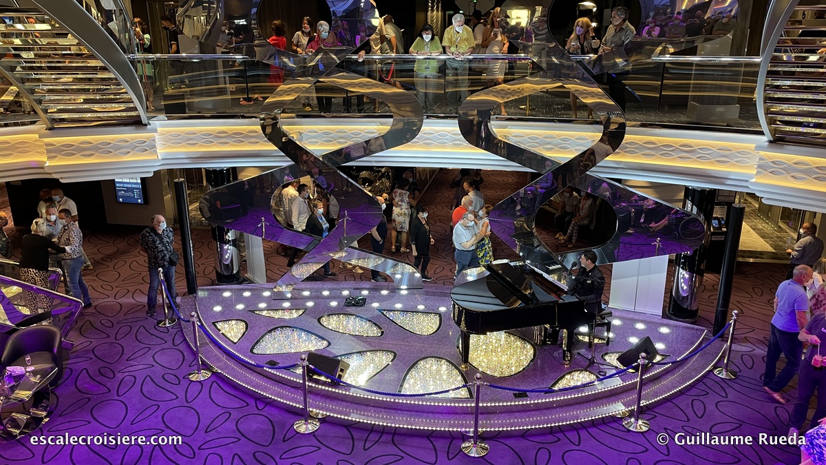 Infinity Atrium - MSC Virtuosa