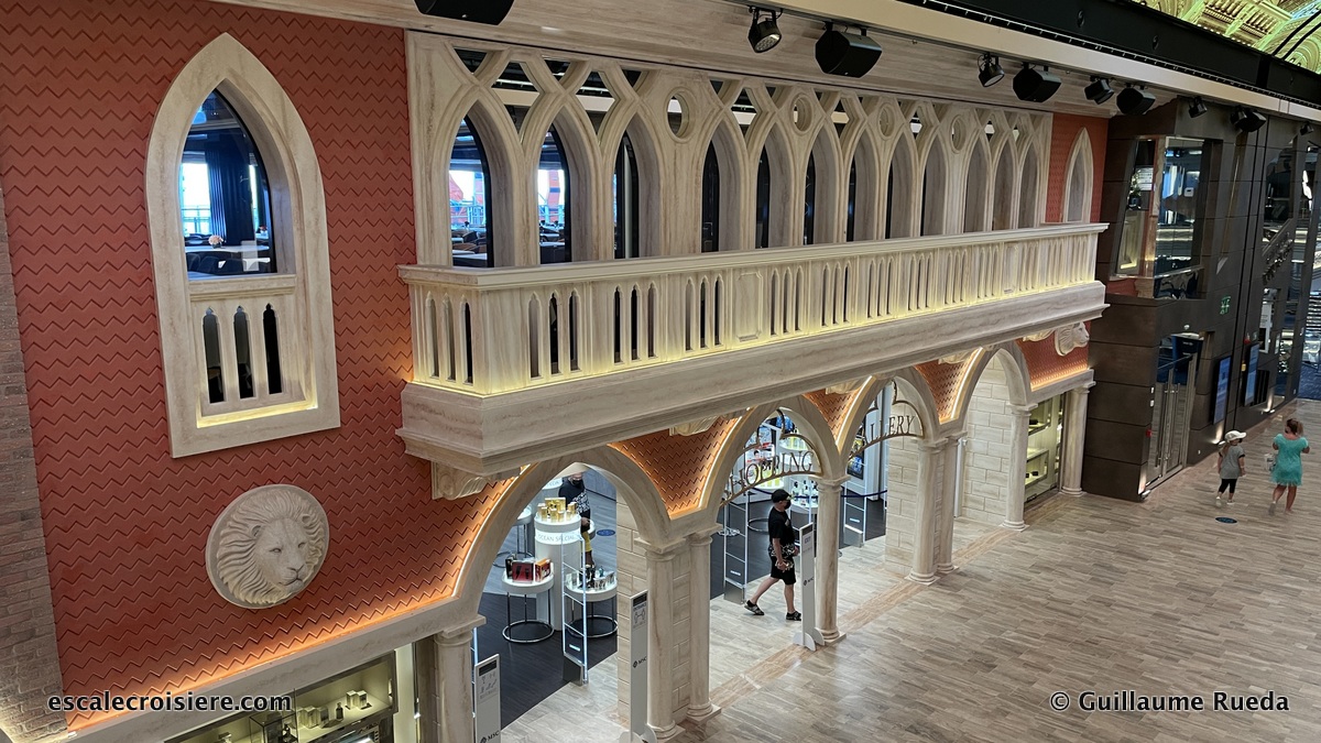 MSC Virtuosa - Boutiques