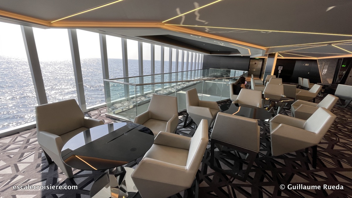 MSC Virtuosa - Champagne bar