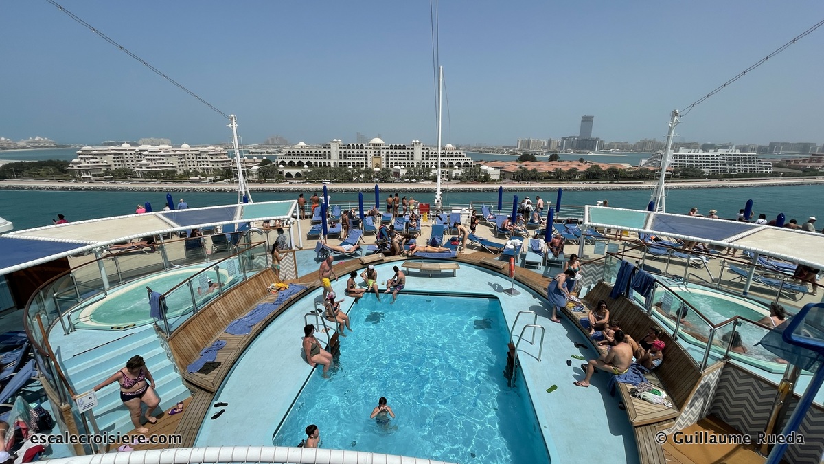 Costa Firenze - Piscine arrière Versilia Sunshine Deck