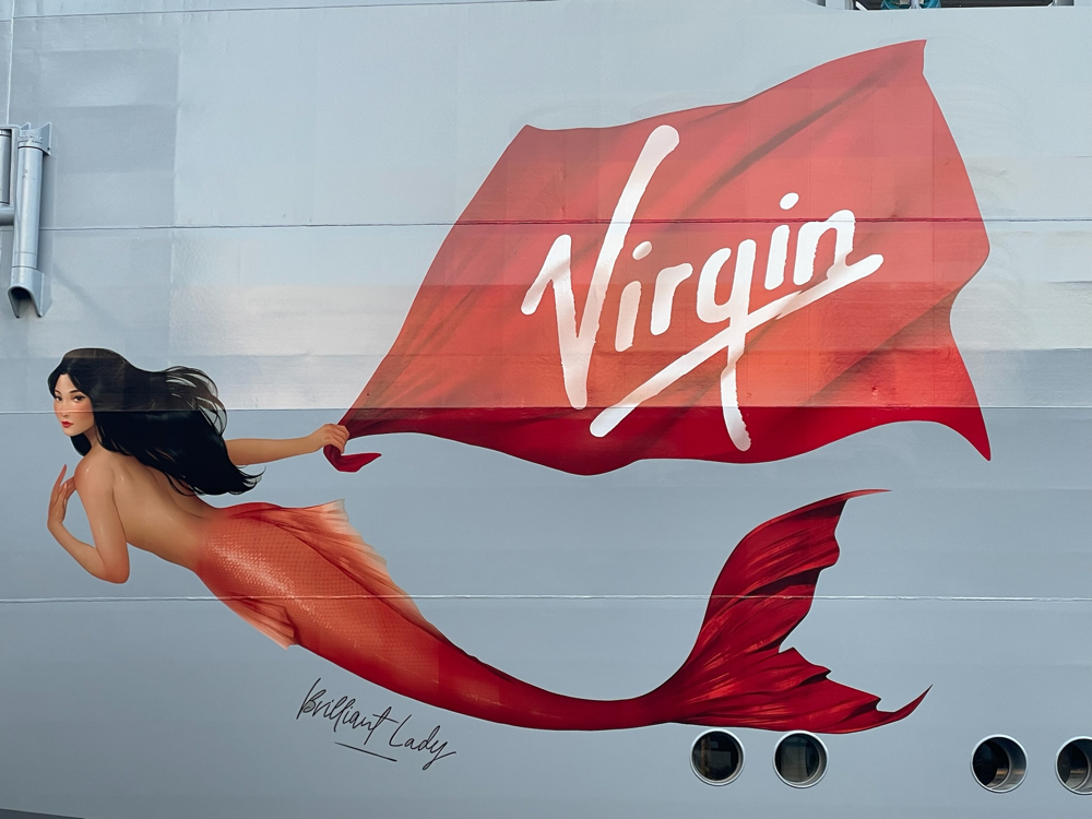 Brilliant Lady mermaid - Virgin Voyages