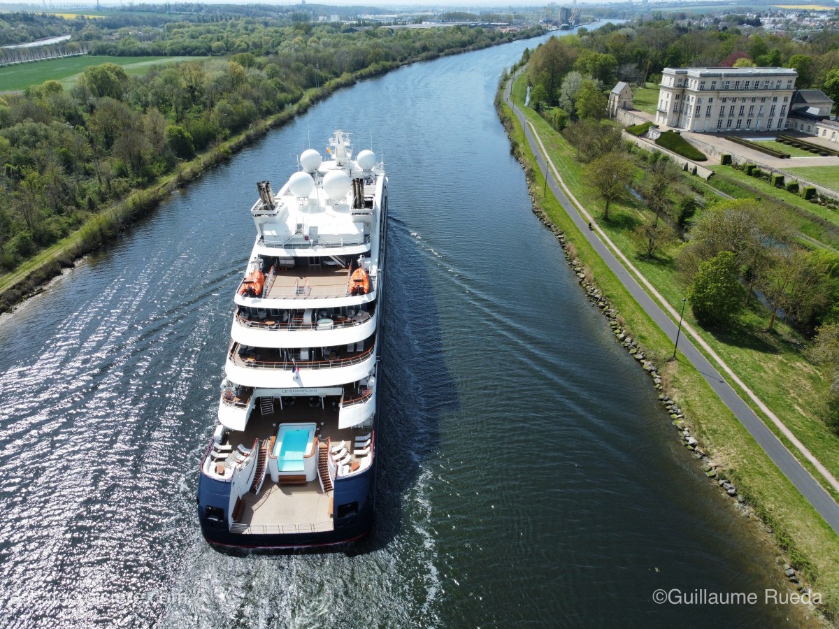 Le Champlain - Canal de Caen - Château de Bénouville - Ponant