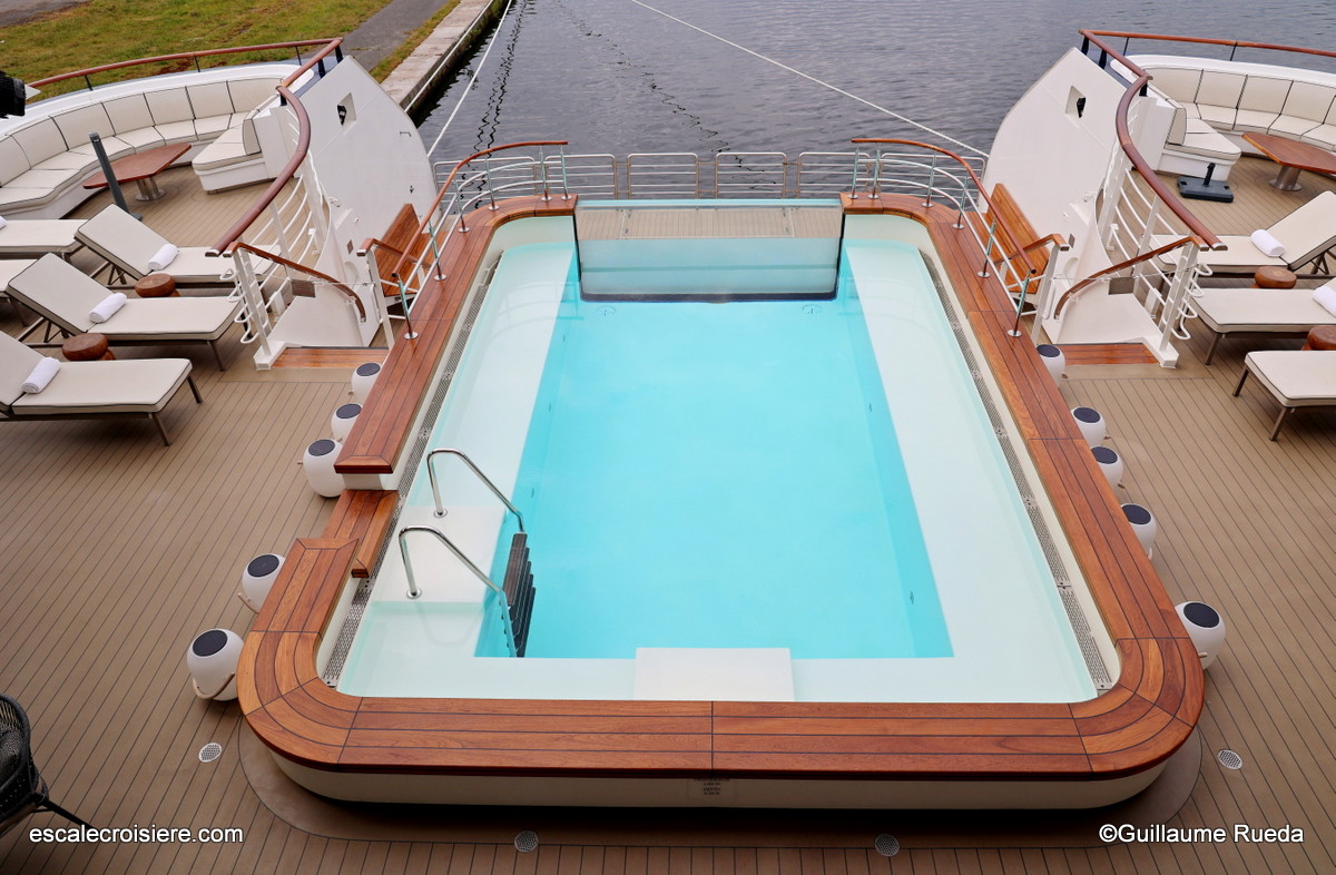 Le Bellot - Piscine - Ponant