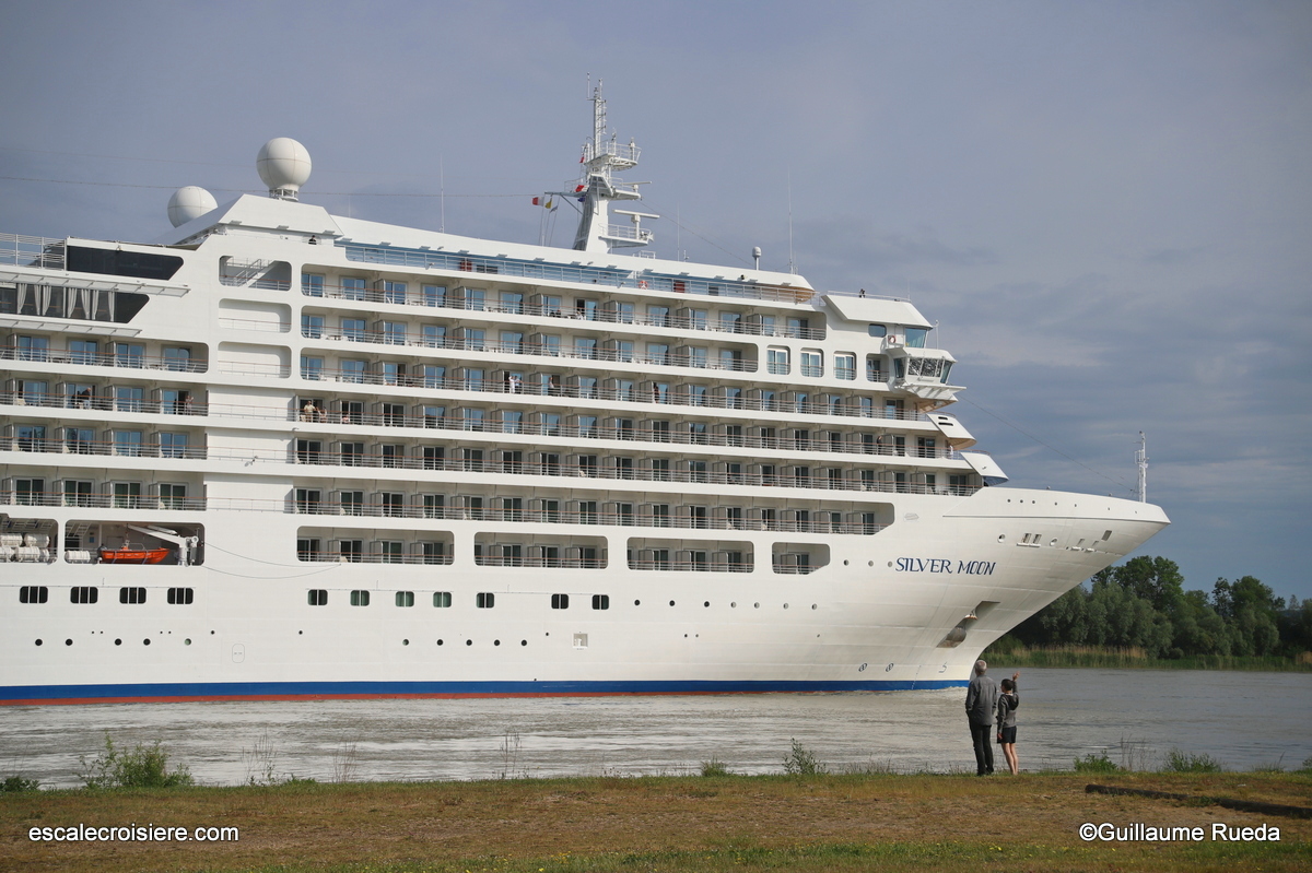 Silver Moon - Aizier