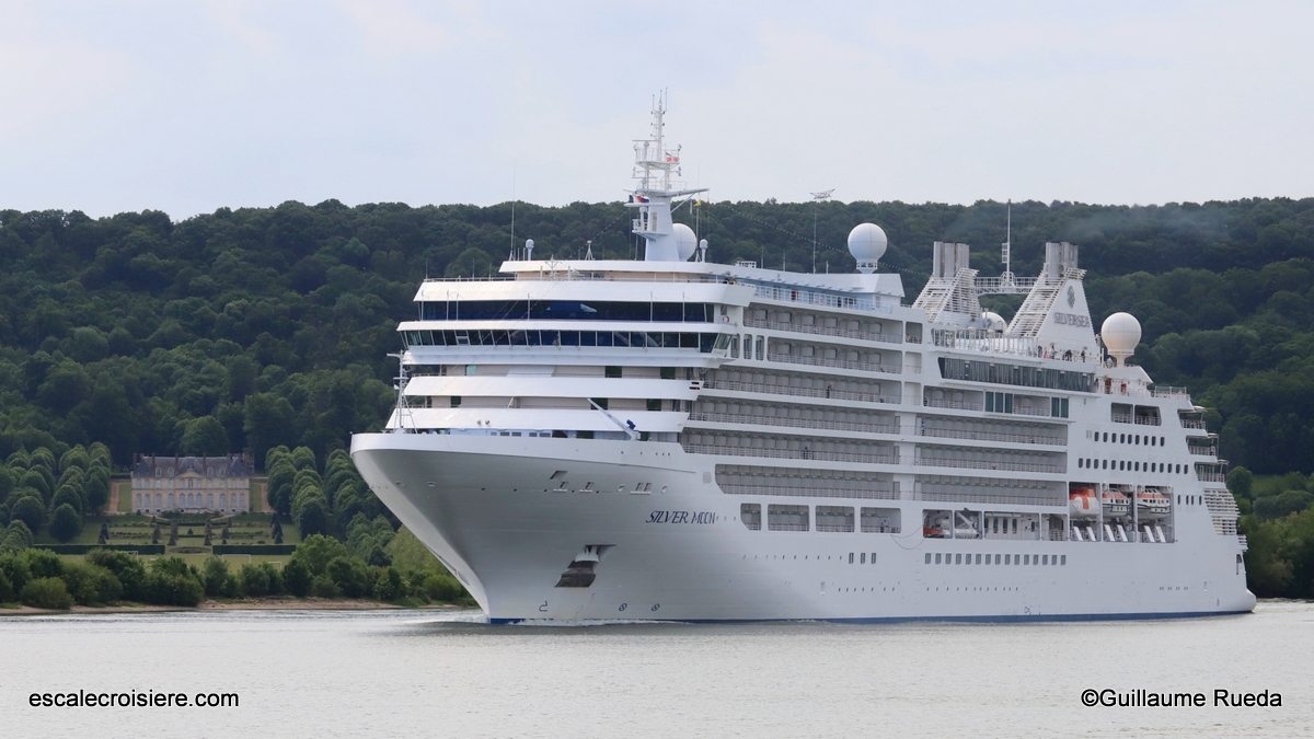 Silver Moon - Yville