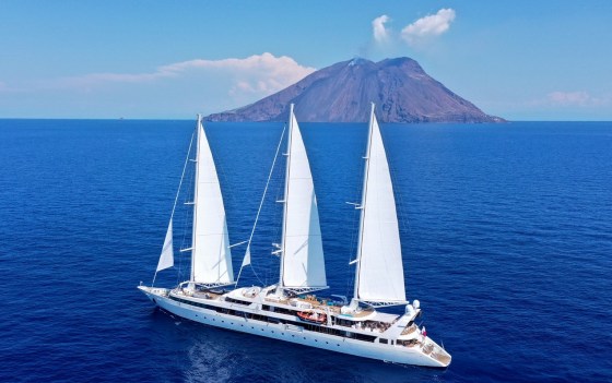 Le Ponant 2022 - Stomboli © PONANT Freeway Prod