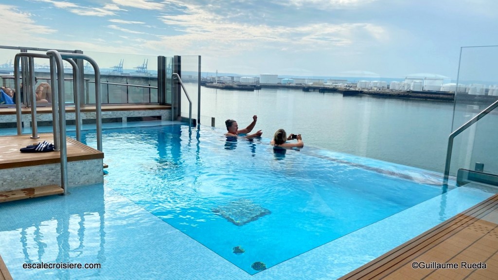 Infinity Beach Piscines - Ocean Boulevard pont 8