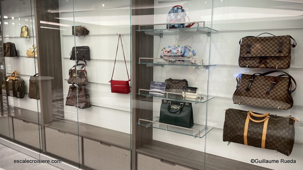 Norwegian Prima - Boutiques