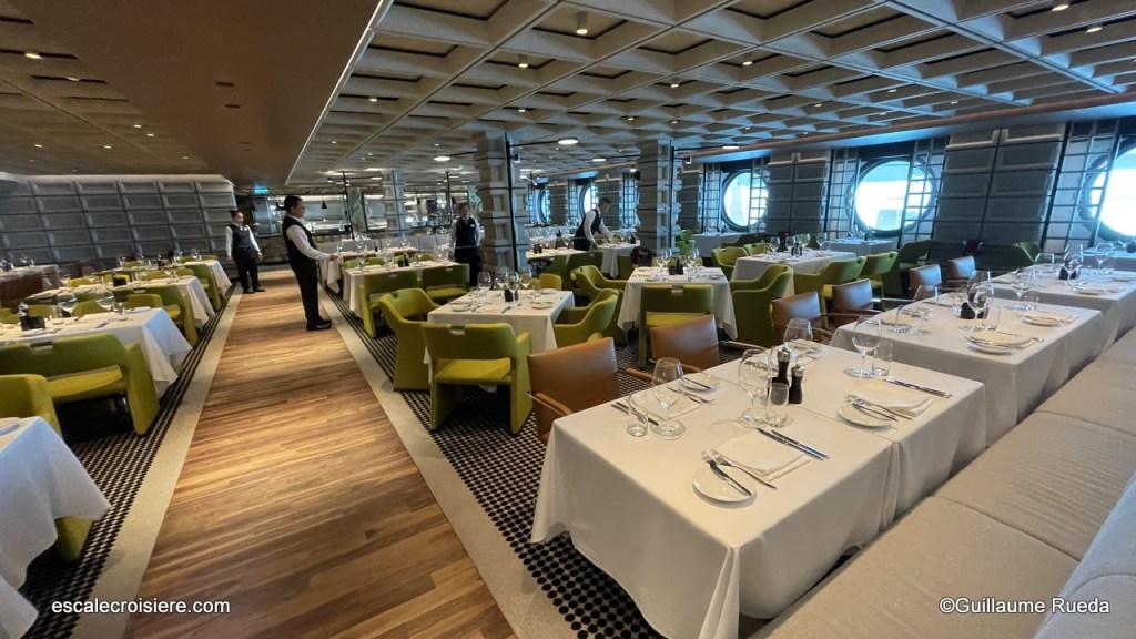 Norwegian Prima - Cagney's Restaurant