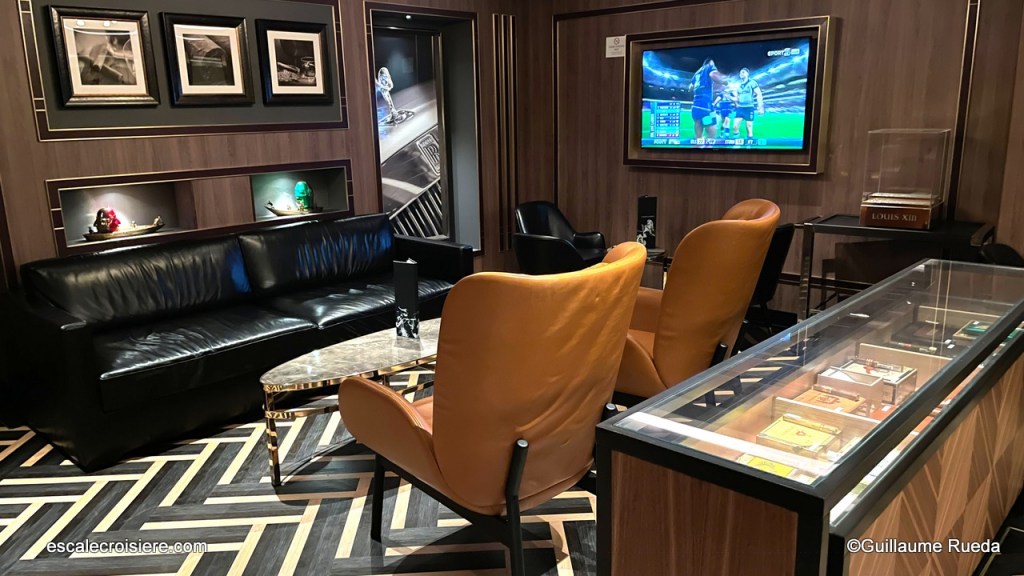 Norwegian Prima - Cigar Lounge