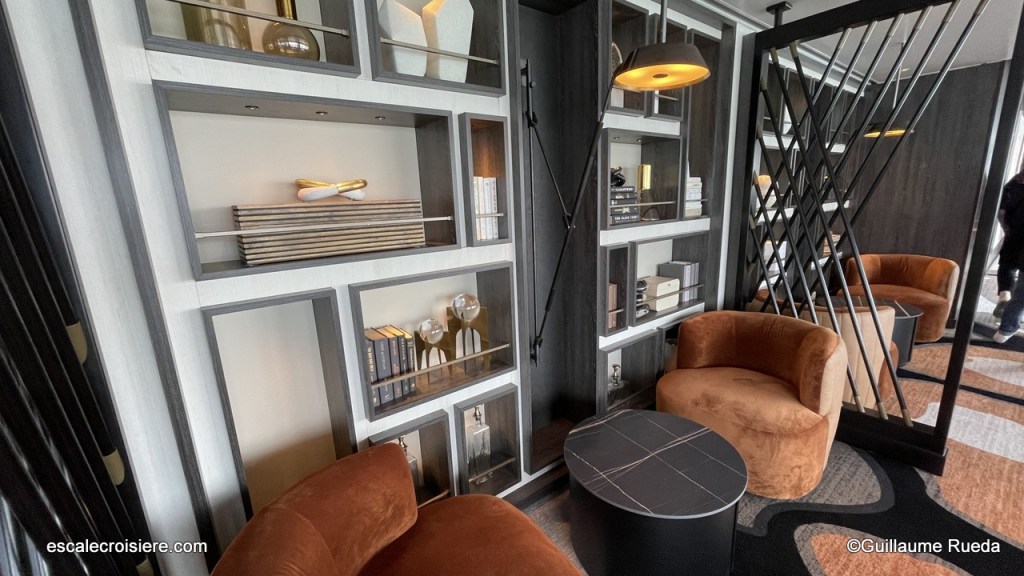 Norwegian Prima - Observation Lounge