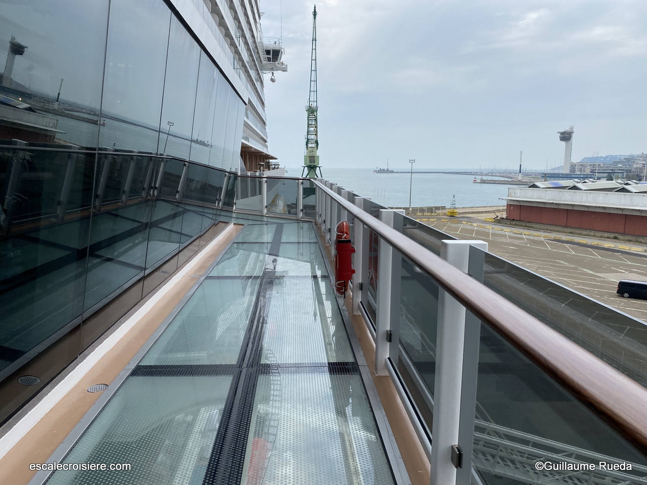 Norwegian Prima - Ocean Boulevard - Oceanwalk pont de verre