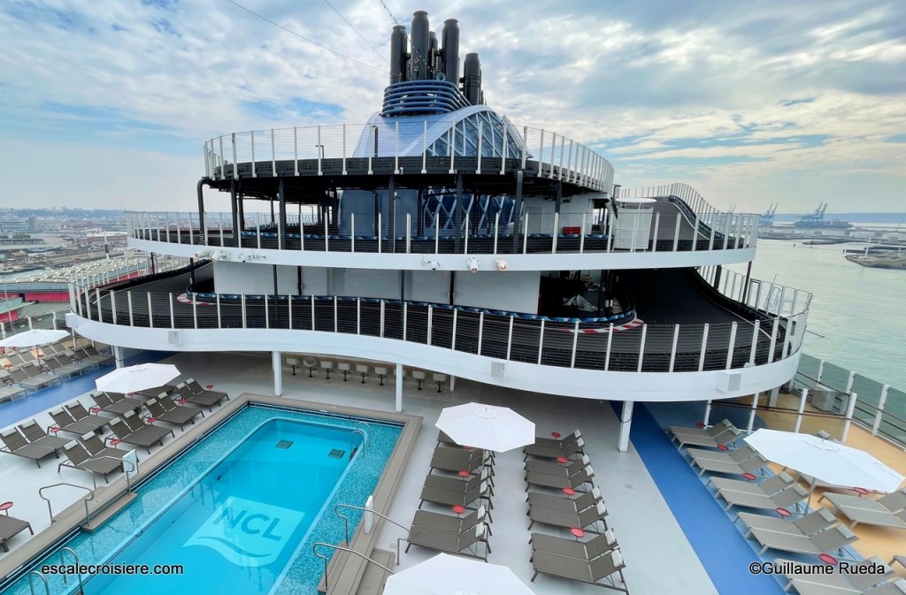 Norwegian Prima - Piscine Centrale