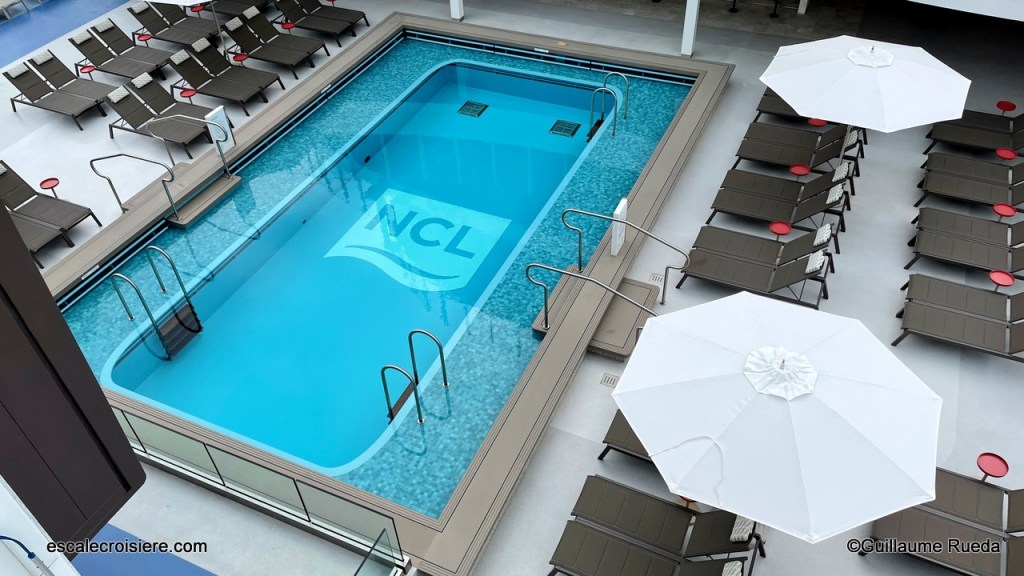 Norwegian Prima - Piscine Centrale