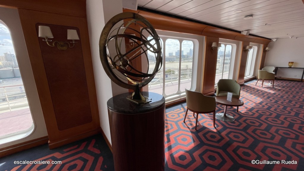 Queen Elizabeth 2 hotel