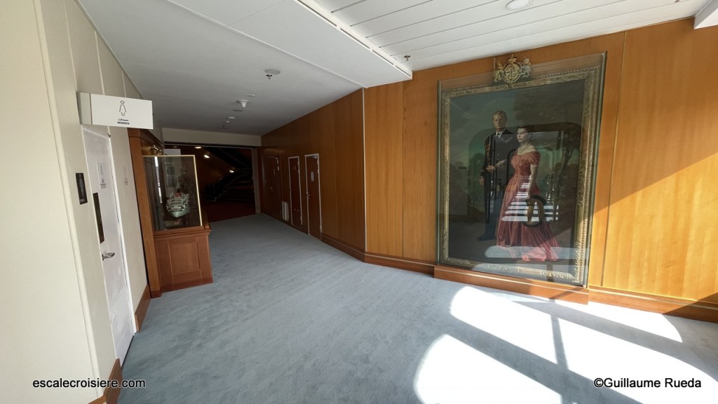 Queen Elizabeth 2 hotel