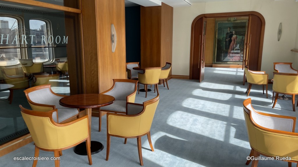 Queen Elizabeth 2 hotel - Chart Room