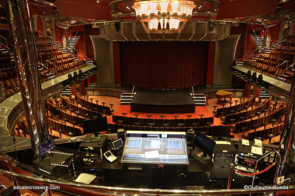 Costa Fascinosa - Theatre