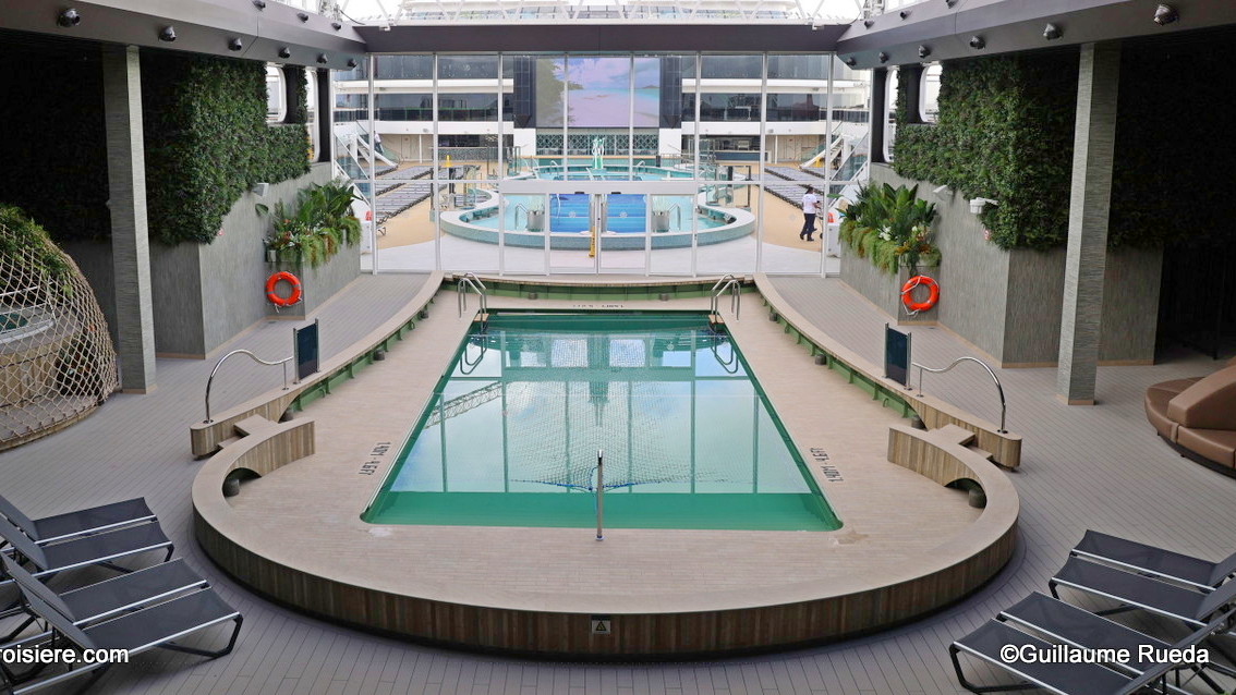 MSC World Europa - Piscine couverte Botanic garden pool