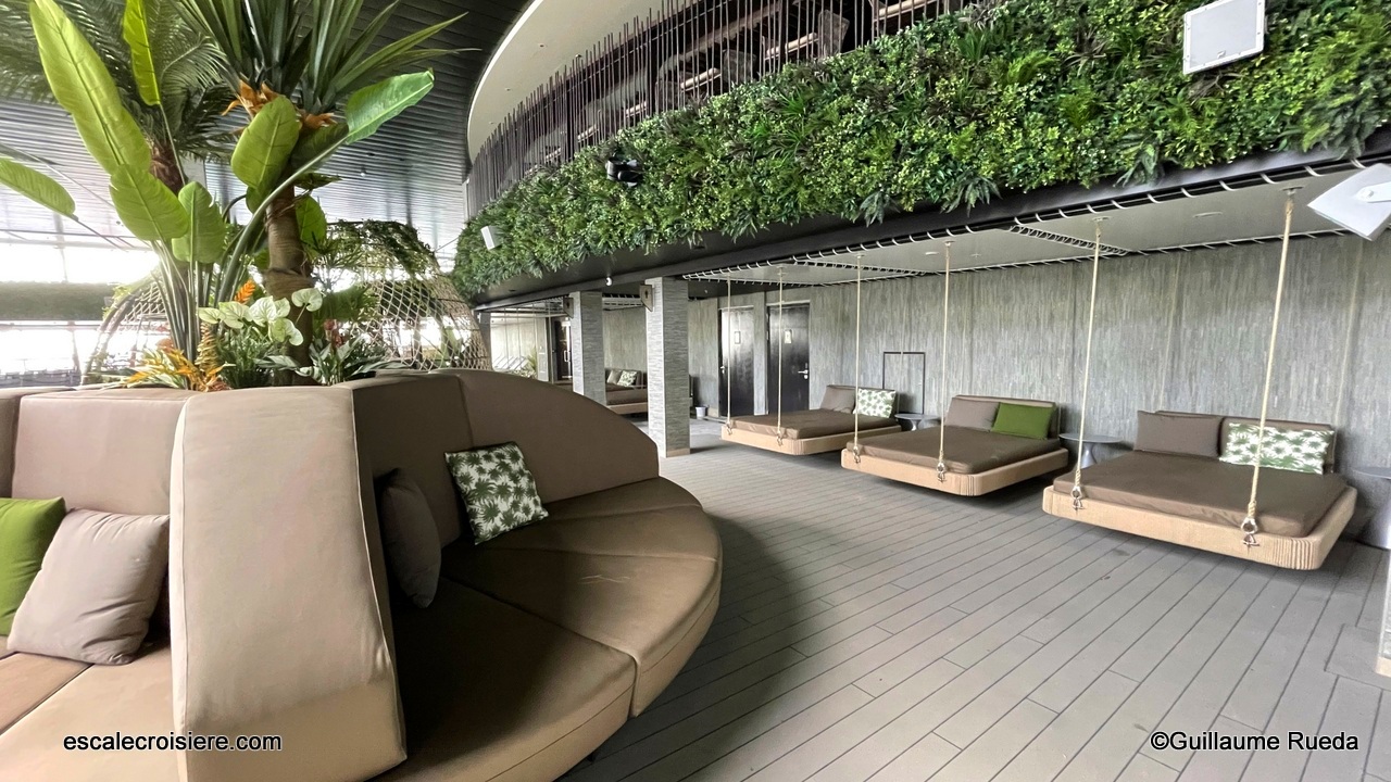 MSC World Europa - Piscine couverte Botanic garden pool