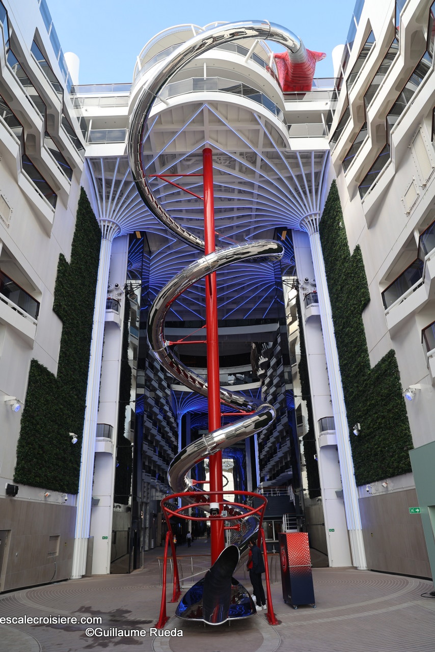 MSC World Europa - Toboggan Venom Drop Spirale