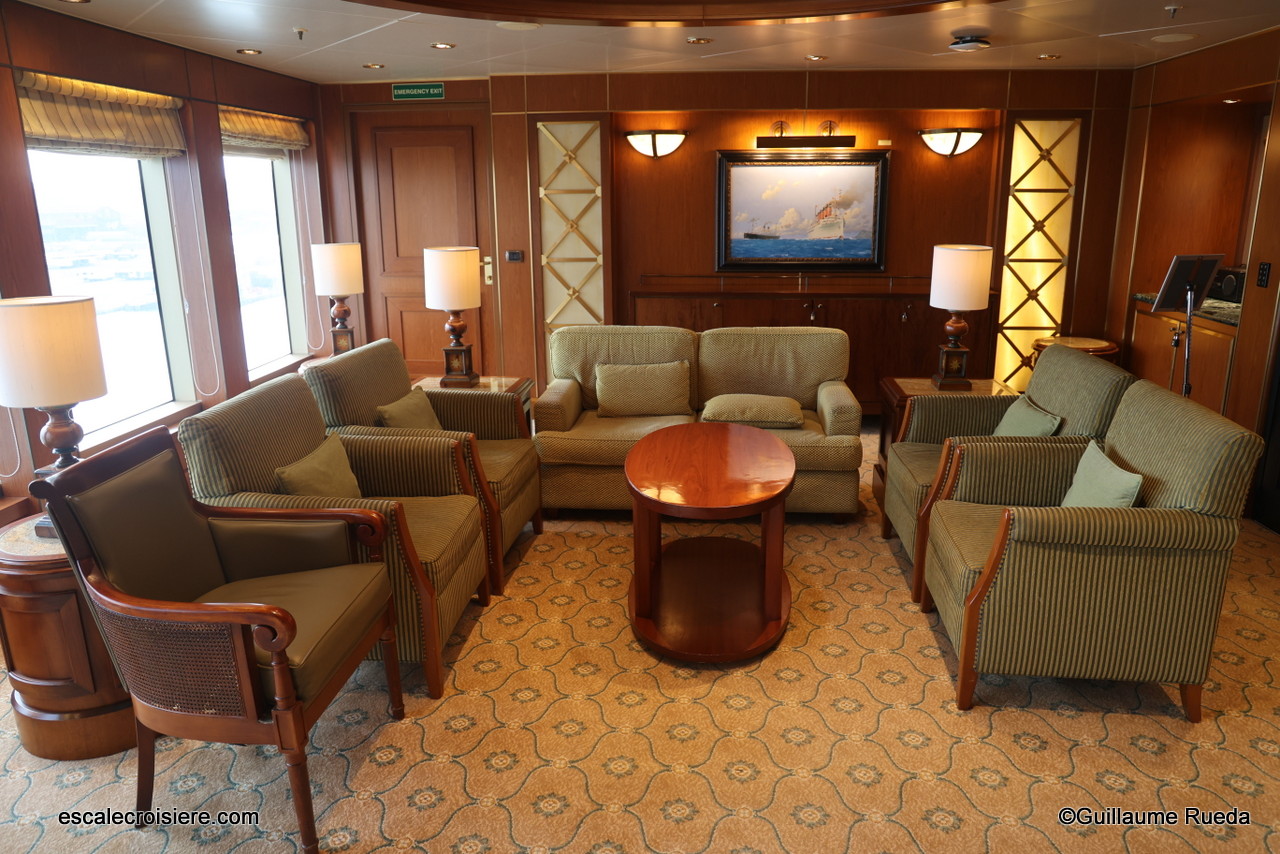 Queen Victoria - Admiral's lounge
