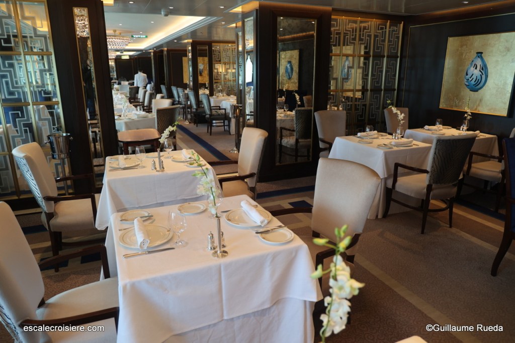 Queen Victoria - Britannia Club restaurant