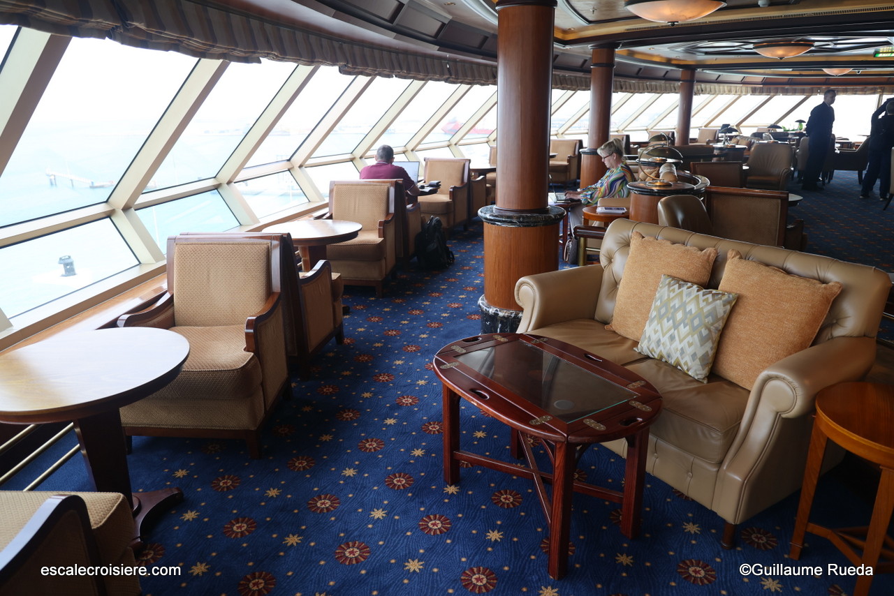 Queen Victoria - Commodore Club