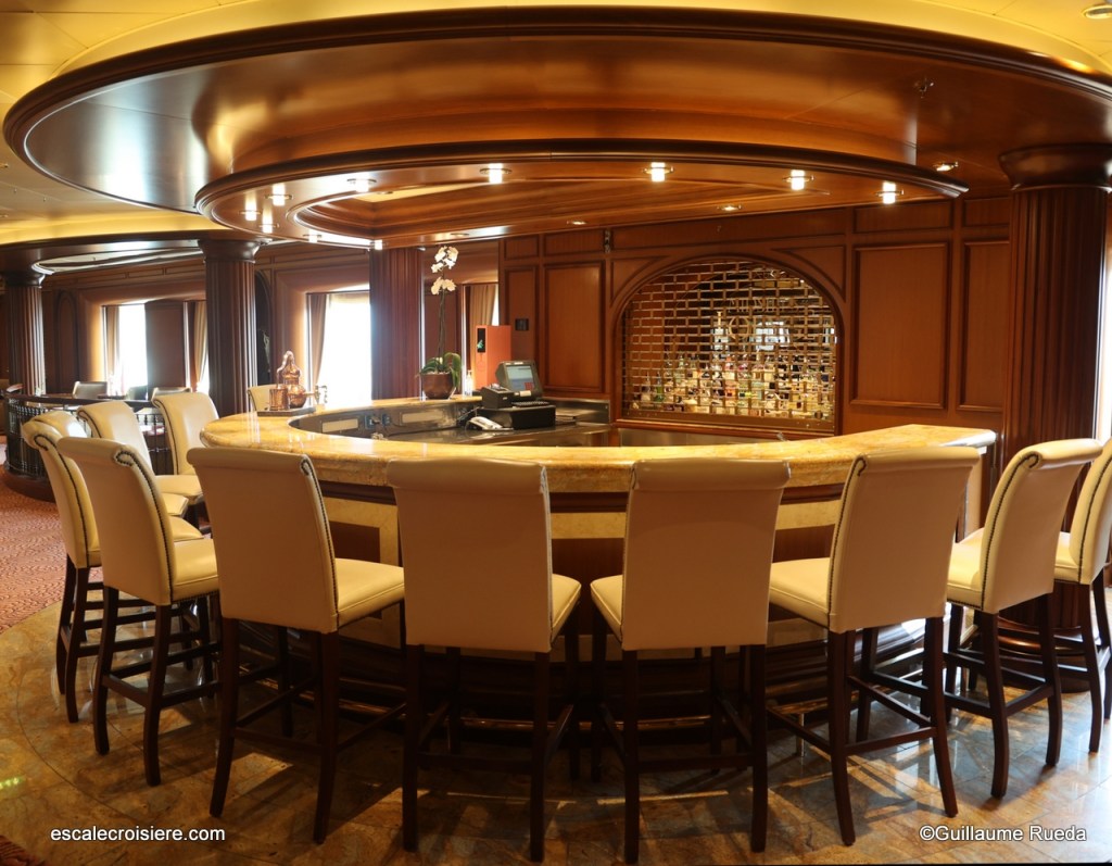 Queen Victoria - Gin bar