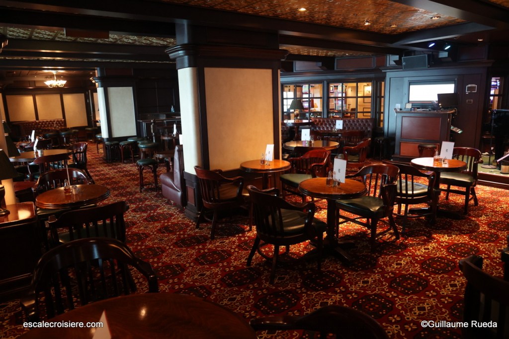 Queen Victoria - Golden Lion Pub