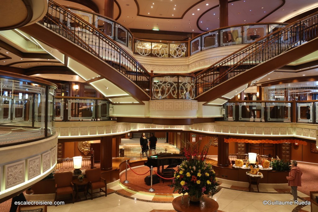 Queen Victoria - Grand Lobby