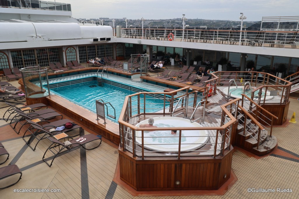 Queen Victoria - Piscine centrale Pavilion Pool