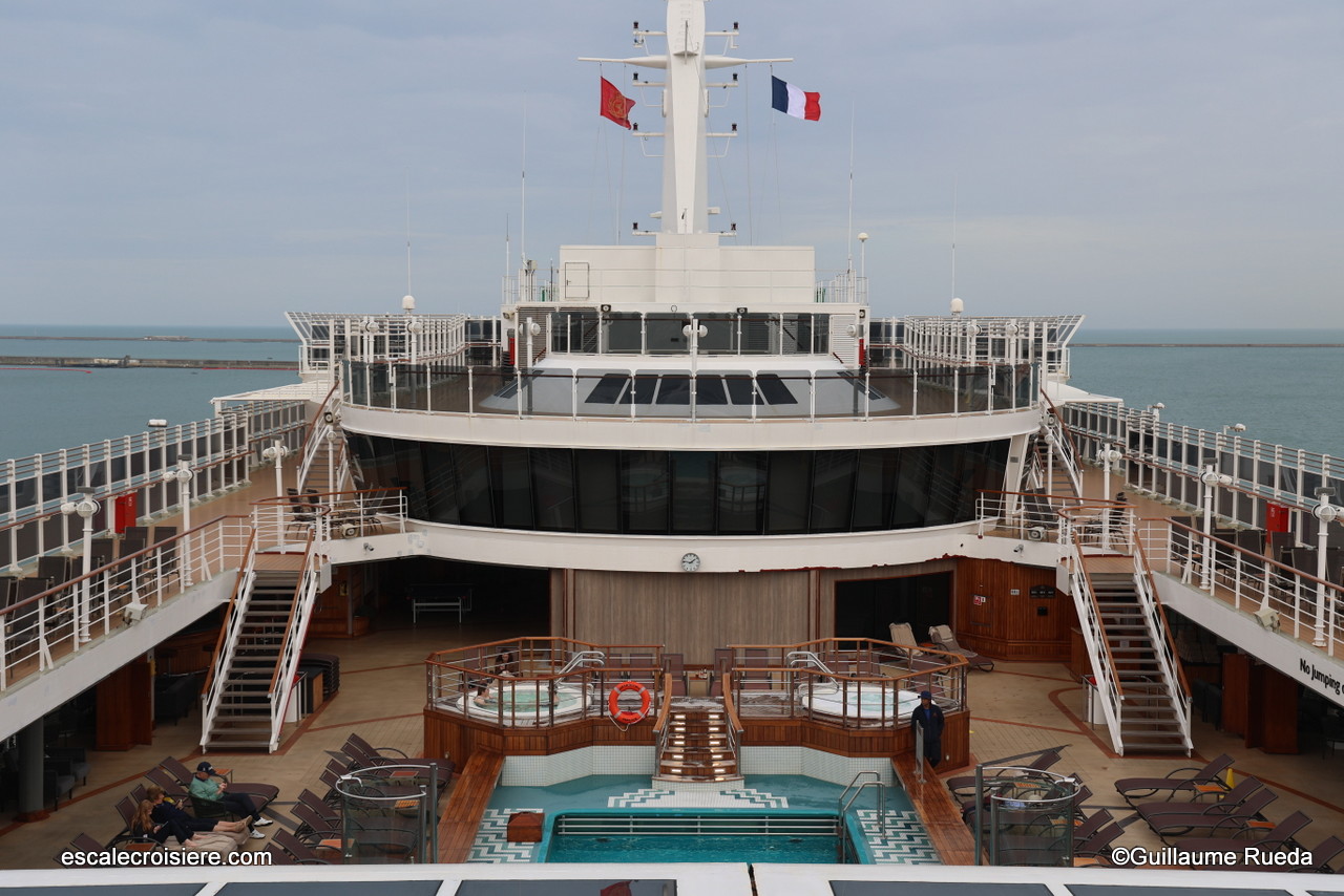 Queen Victoria - Piscine centrale Pavilion Pool